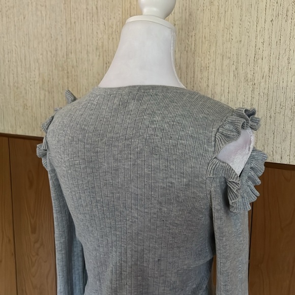 WHITE HOUSE BLACK MARKET Light Gray Women’s Tops Size Small - Picture 11 of 11